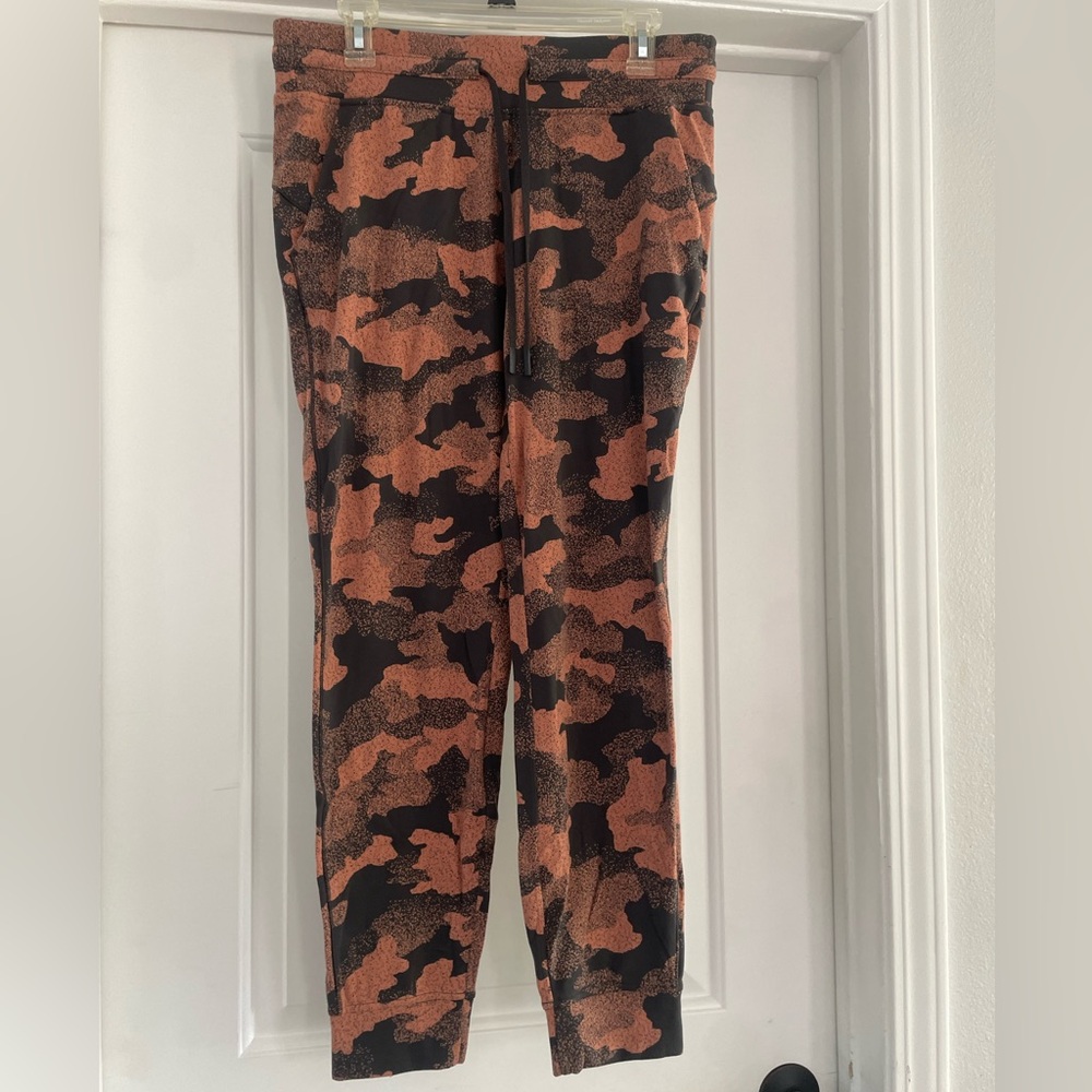 Lululemon Scuba High-Ride Jogger Camo